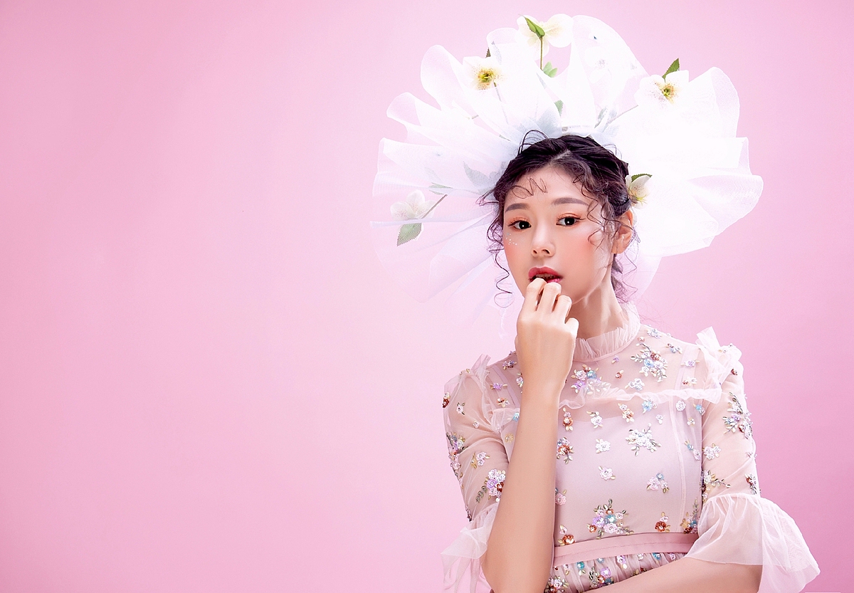 自信活泼冉心潼