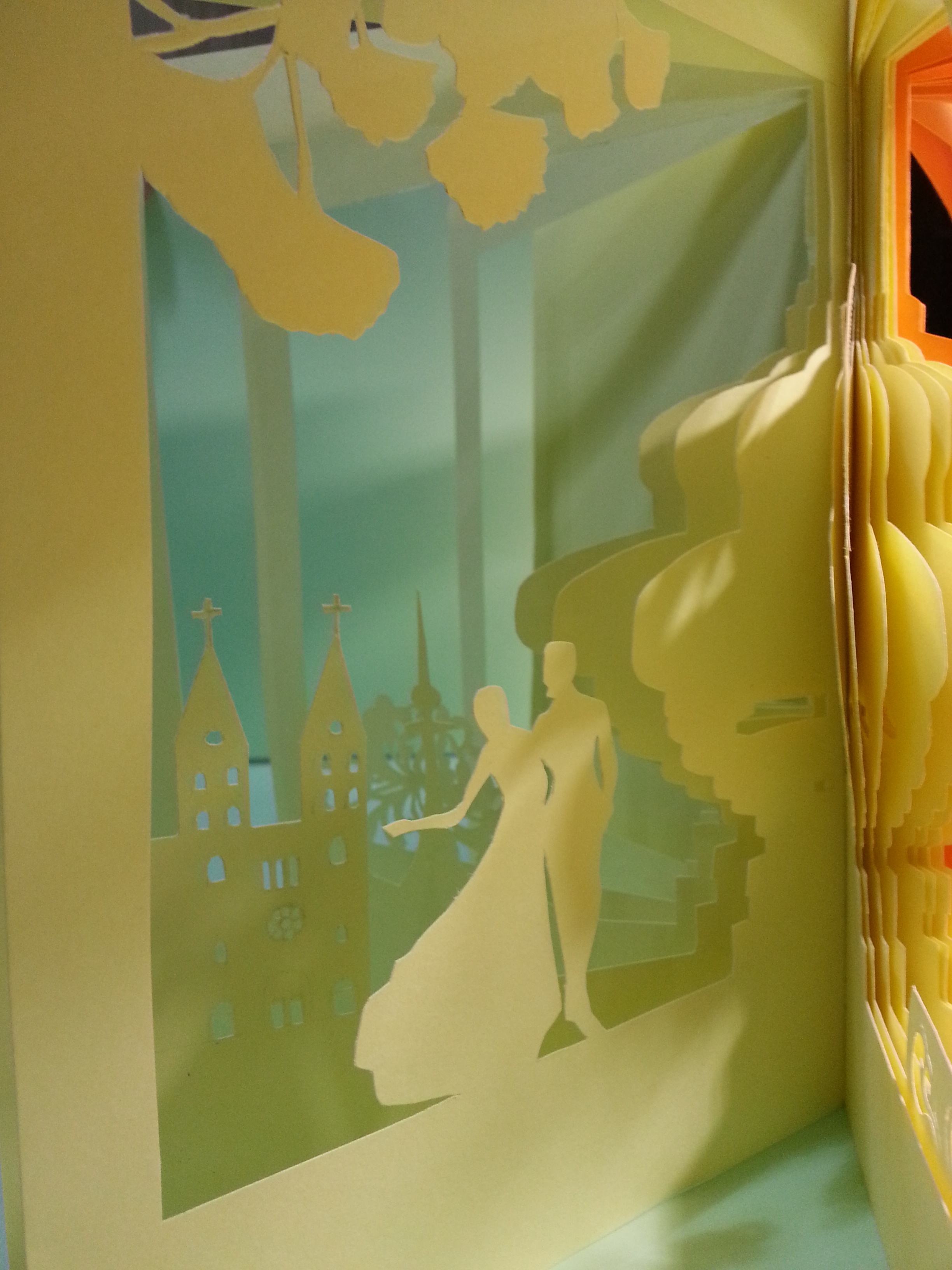 《秋,青岛》纸雕立体书