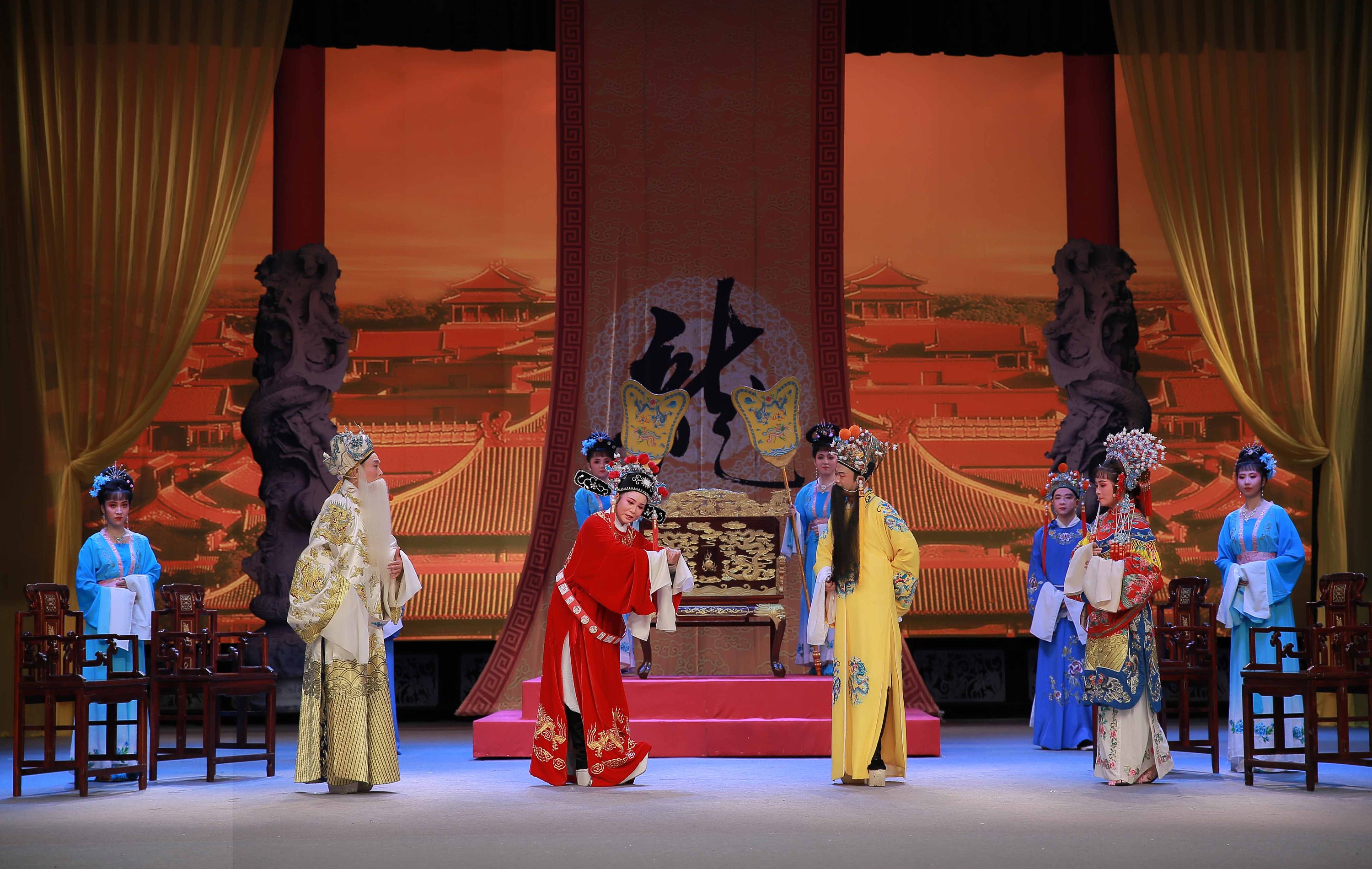 黄梅戏女驸马舞台剧照