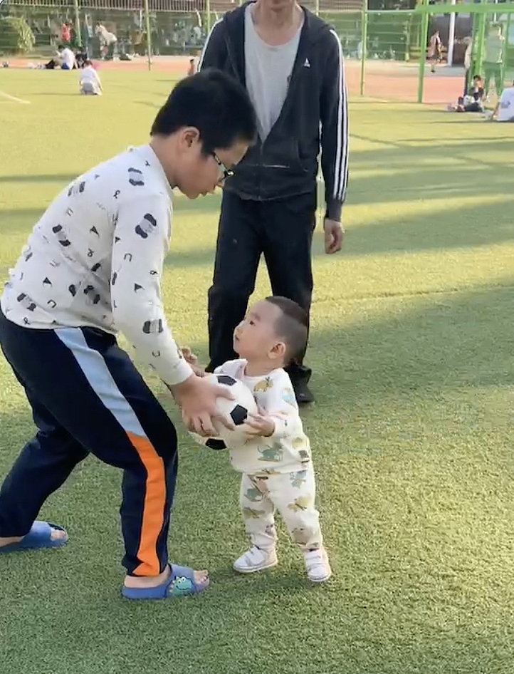 🦢🦢🦢童年美好时光（图ZMzI1NzU1MjU2） - 儿童插画 - 站酷设计师猫啊的原创素材 - 站酷ZCOOL