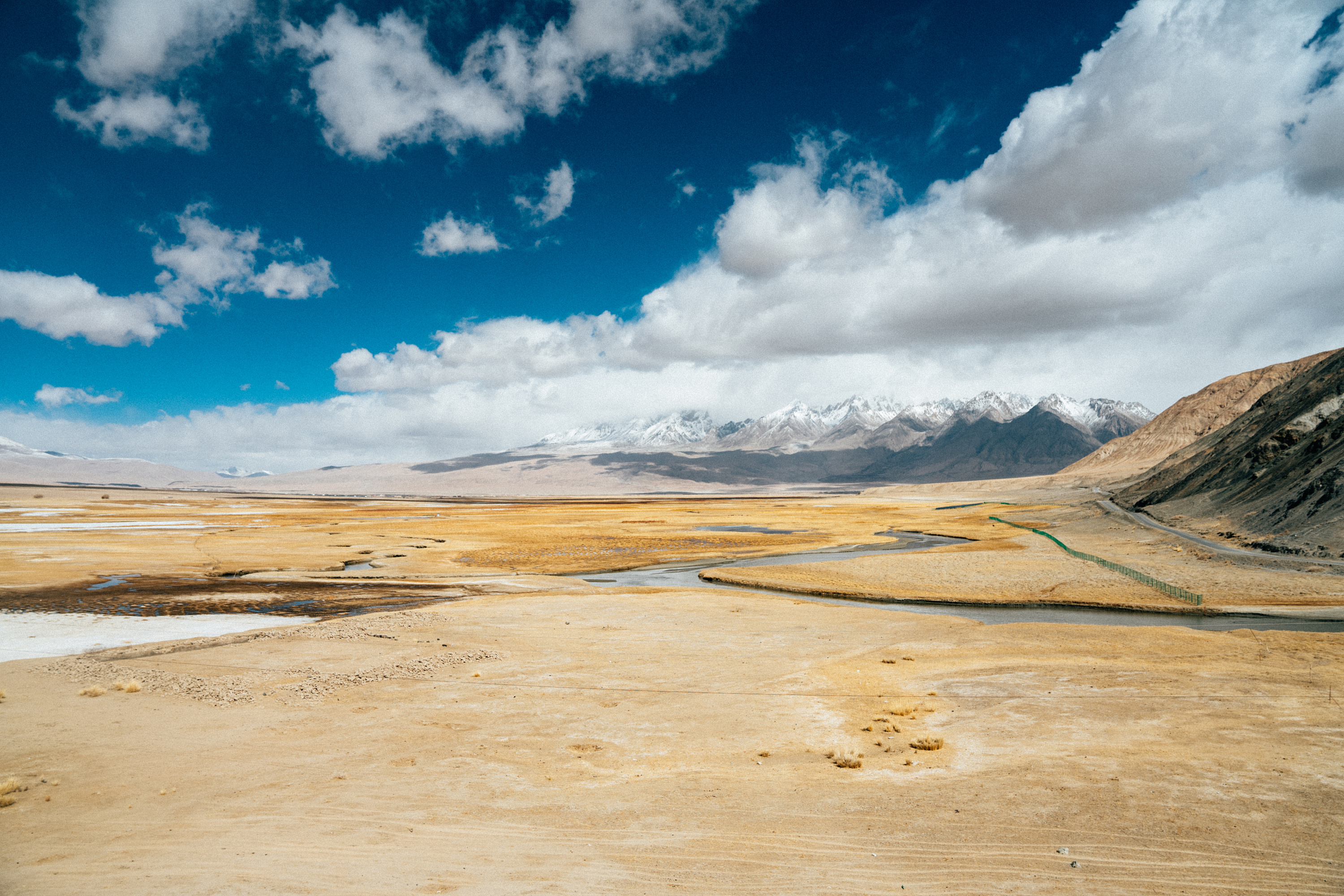 去野72小时 | 荒芜世界,饱满内心