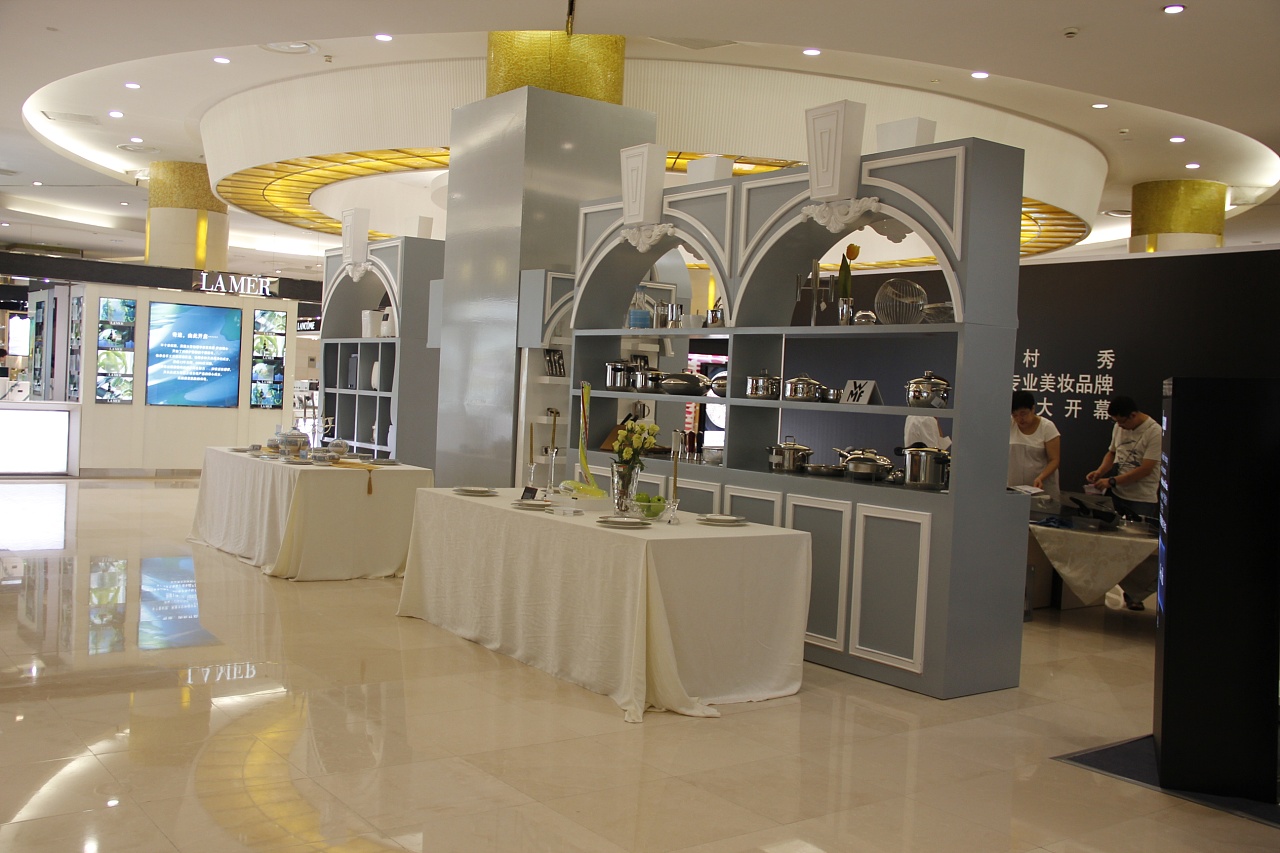 2013商业项目家居节美陈设计