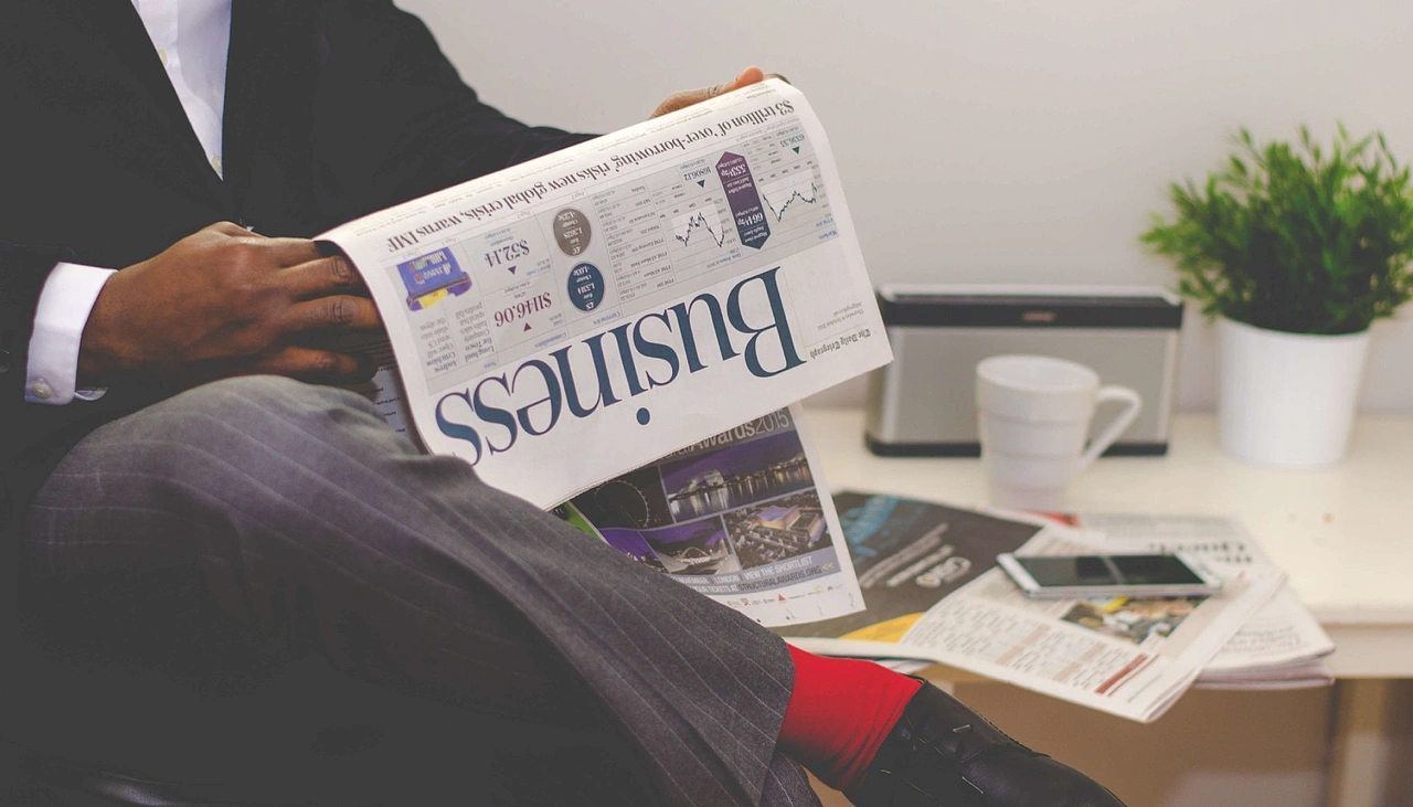 古典黑金类高端英文金融LOGO-品牌设计