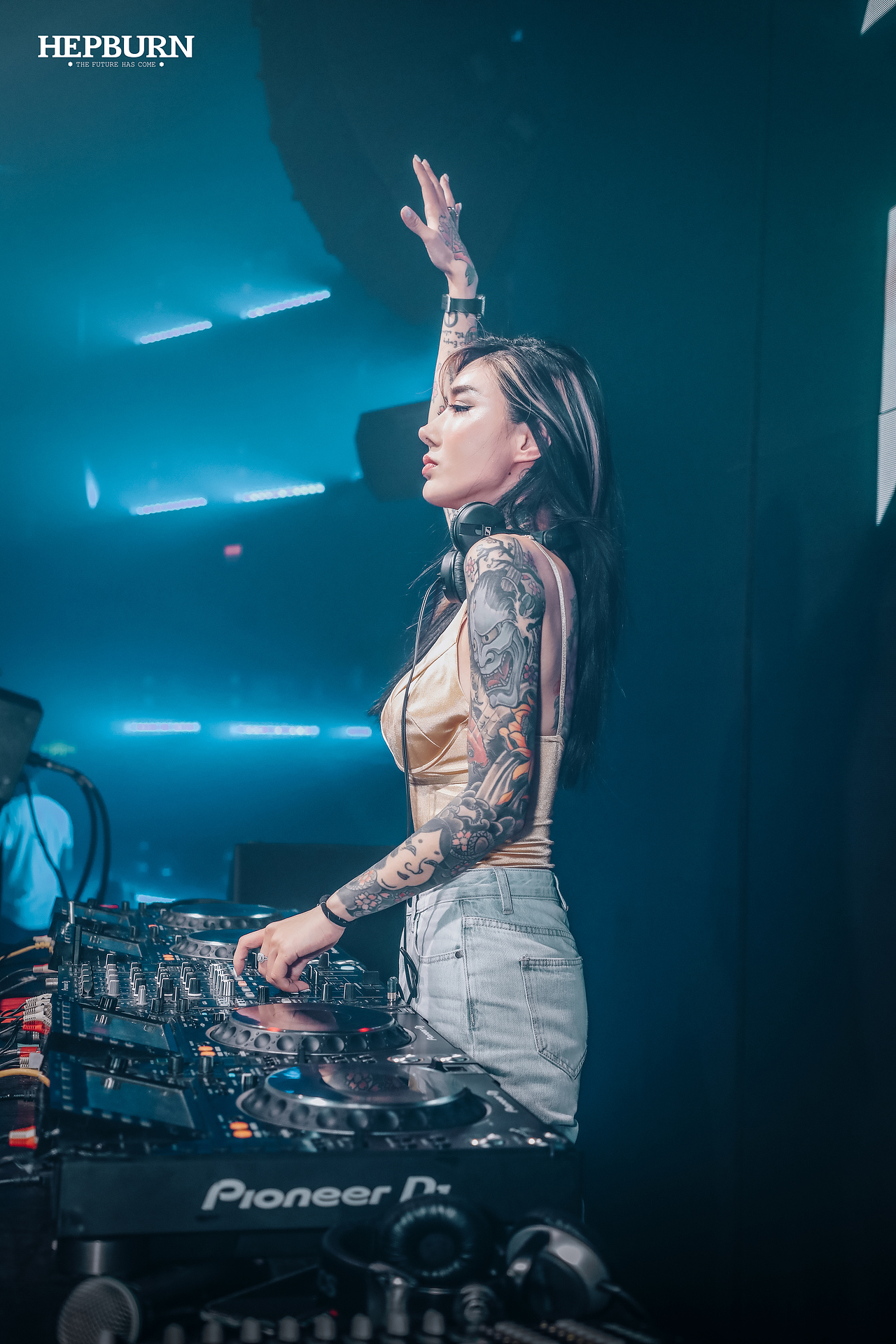 夜店摄影 · 毕夏大叔 | 2019 HEPBURN · Shenzhen（图ZMTYyMDA3Nzcy） - 人像摄影 - 站酷设计师毕夏大叔原创素材 - 站酷ZCOOL