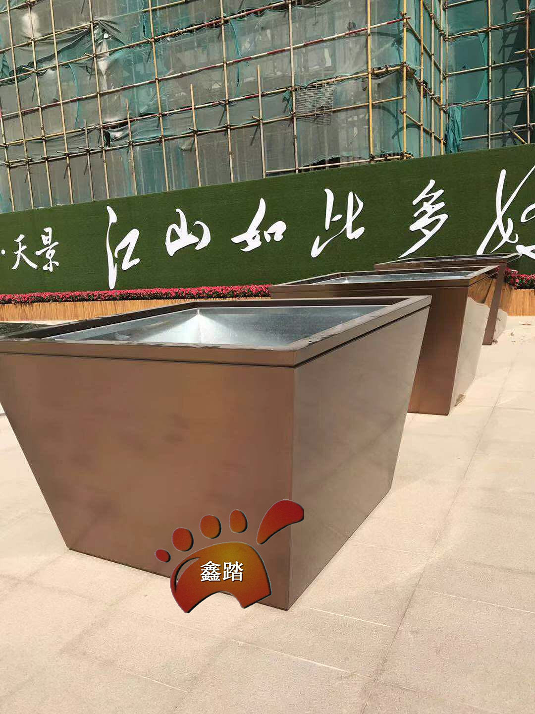 内蒙古售楼部异形不锈钢树池不锈钢花池制作方法与流程