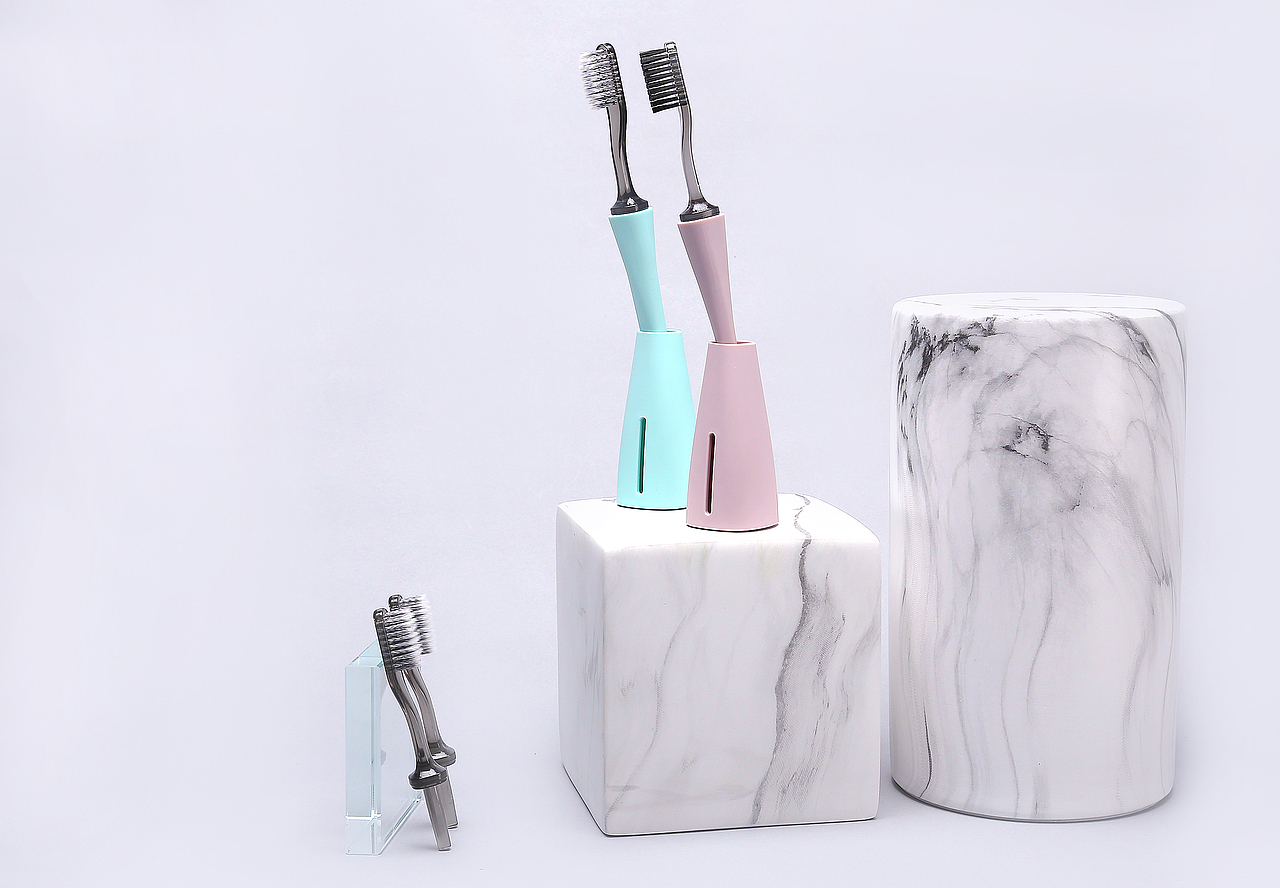 创意情侣款牙刷拟人手法拍摄