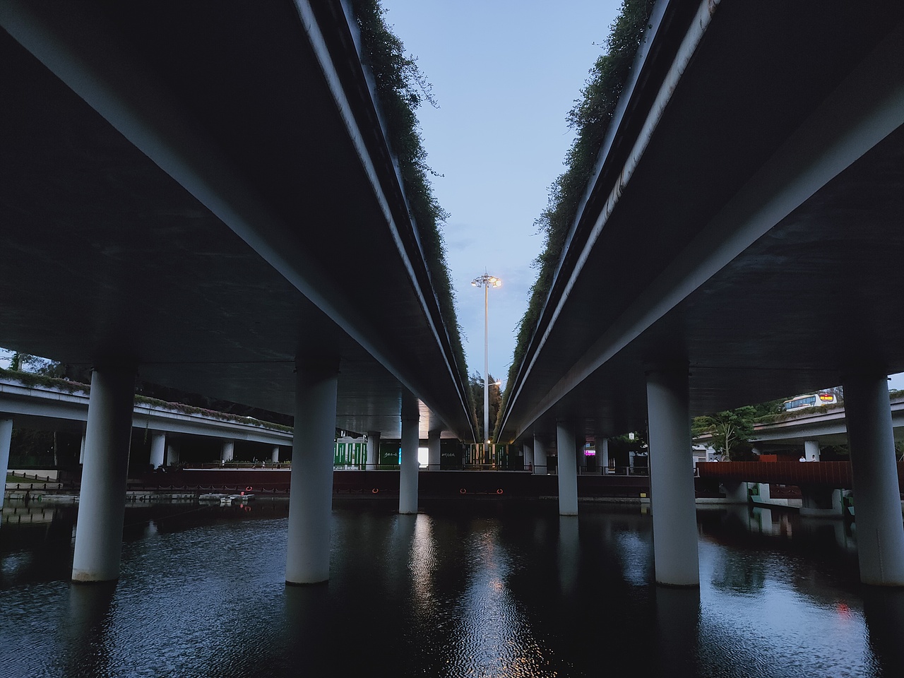 手机摄影—下班路上（图ZMzA2OTM4MTc2） - 风光摄影 - 站酷设计师凌晨4点多原创素材 - 站酷ZCOOL