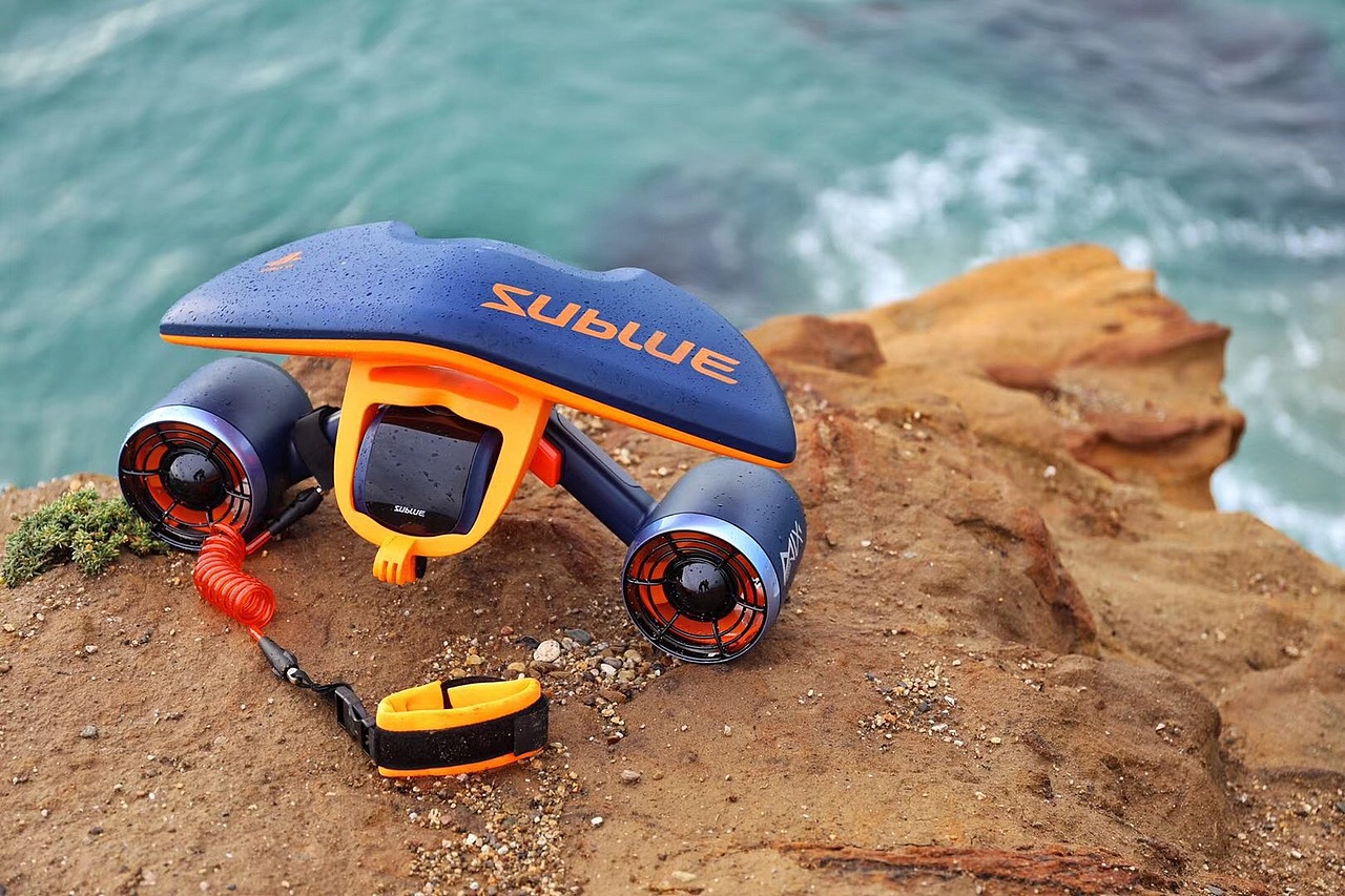 深之蓝-白鲨 MIX水下助推器 |娱乐级产品定义（图ZMjQxNjg5ODU2） - 其他工业/产品 - 站酷设计师漆雨原创素材 - 站酷ZCOOL