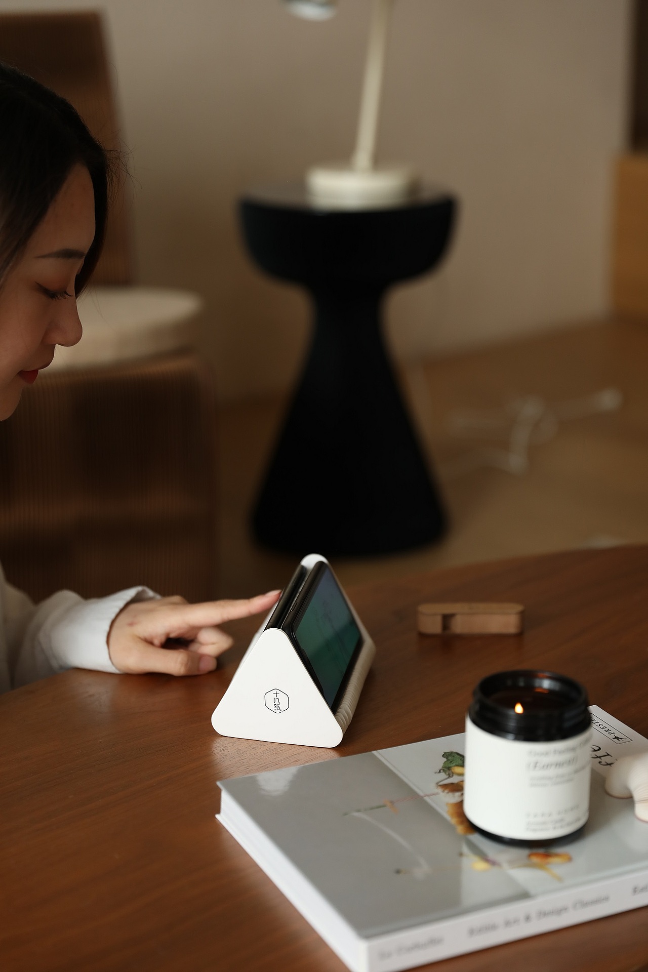 十八纸——胶囊手机支架（图ZMjYyNzg4NDAw） - 生活用品 - 站酷设计师十八纸风琴纸家具原创素材 - 站酷ZCOOL