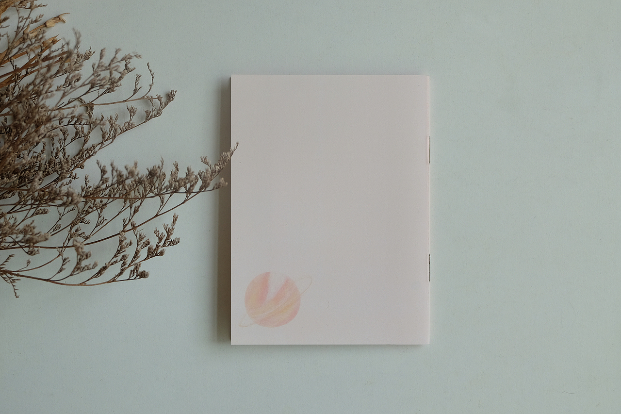 《幸运星》zine（图ZMTQxMTIyMzg4） - 商业插画 - 站酷设计师小鱼绘过敏原创素材 - 站酷ZCOOL