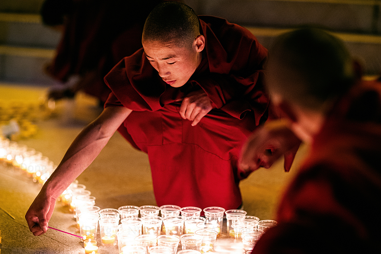 བཀྲ་ཤིས་བདེ་ལེགས།（救赎）（图ZMTg2NzA2MzMy） - 人像摄影 - 站酷设计师安东Nerv原创素材 - 站酷ZCOOL