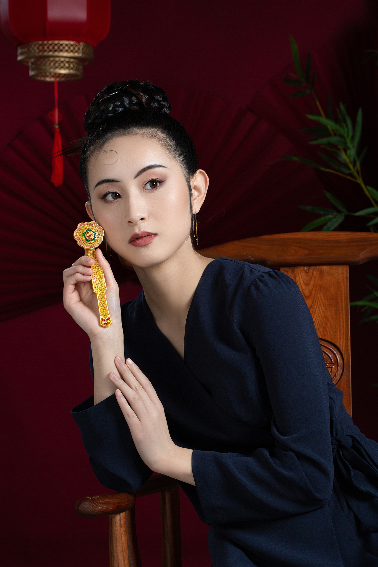 国潮黄金饰品模特拍摄