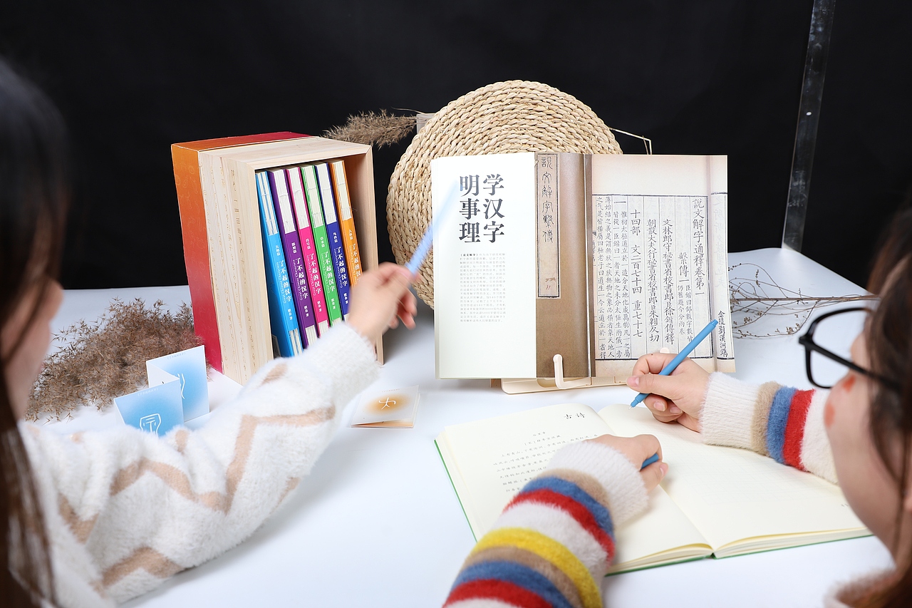 博物馆儿童书籍设计（图ZMjg5NTgzMDg4） - 书籍/画册 - 站酷设计师skullr原创素材 - 站酷ZCOOL