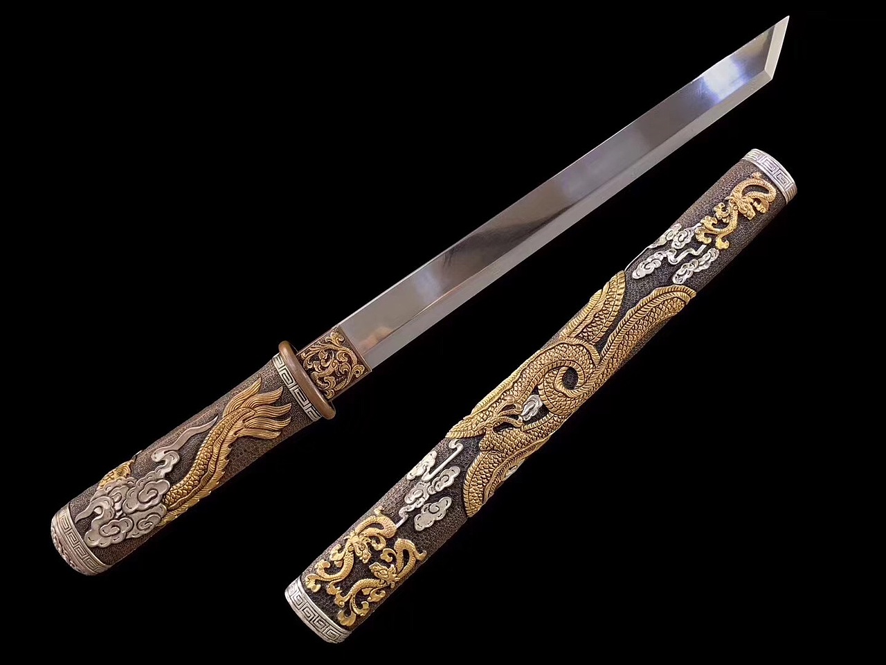 寒气逼人 鎏金鎏银九龙唐刀