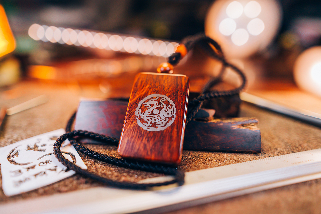 小叶紫檀嵌银，瓦当龙（图ZMjc0MTI0MTIw） - 其他手工艺 - 站酷设计师易水癫原创素材 - 站酷ZCOOL