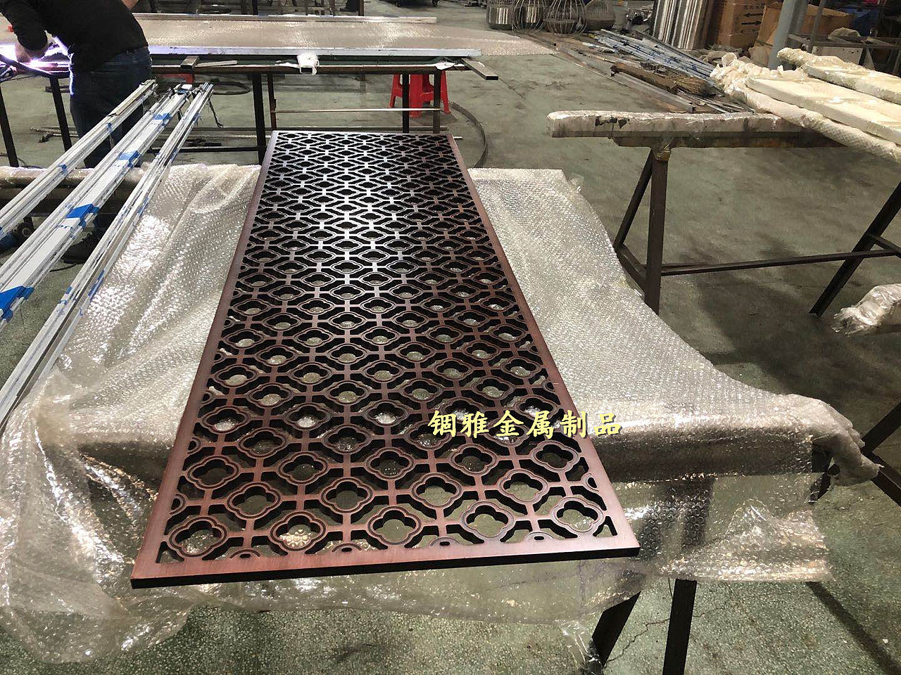 艺术精品仿古铜铝板雕花屏风铝艺镂空隔断