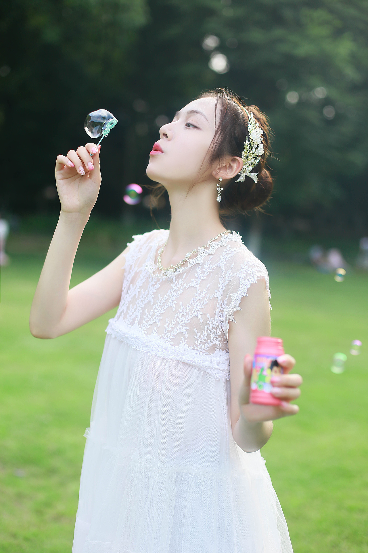 植物园的泡泡女孩（图ZMTE5MzU3MTYw） - 人像摄影 - 站酷设计师芥茉在拍照原创素材 - 站酷ZCOOL