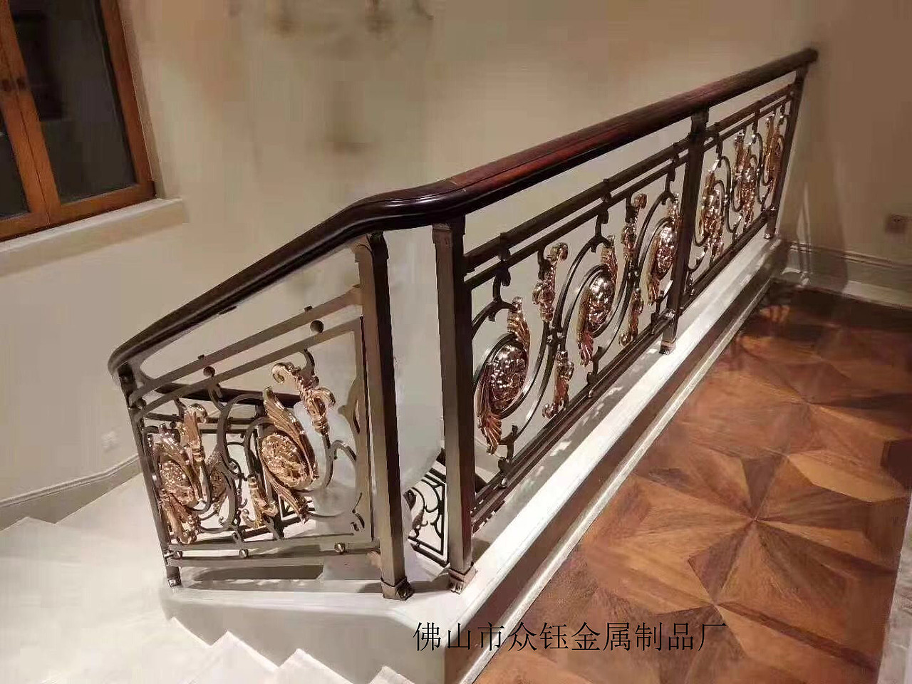 红古铜雕刻花纹艺术铝板镂空楼梯护栏（图ZMTg4MzQ5NTk2） - 家装设计 - 站酷设计师众钰金属原创素材 - 站酷ZCOOL