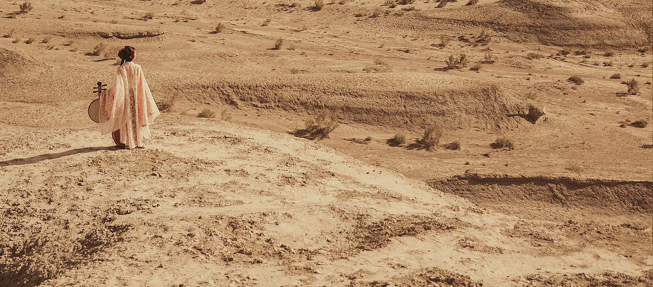 何事秋风悲画扇