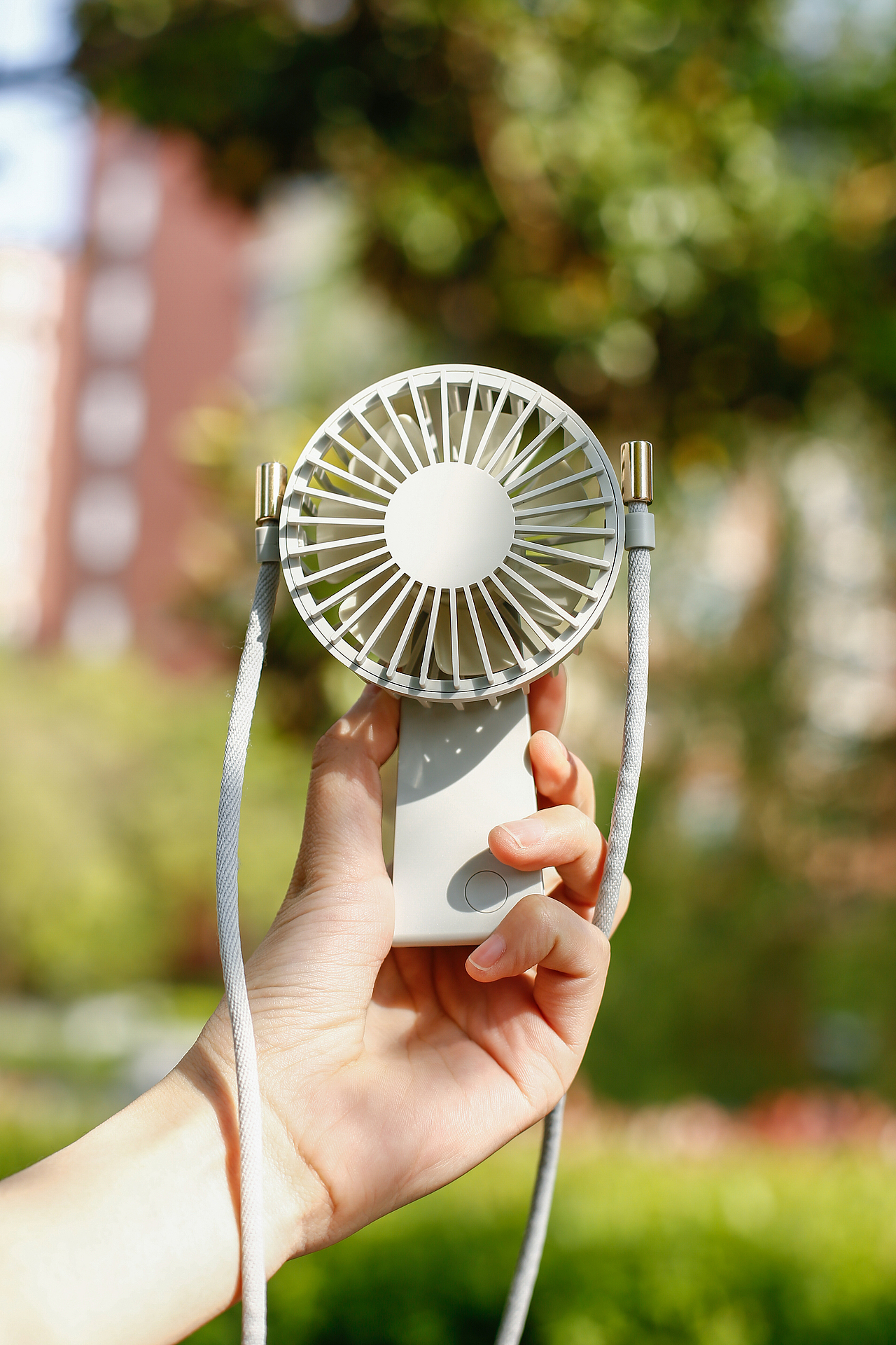 艾美特挂脖小风扇