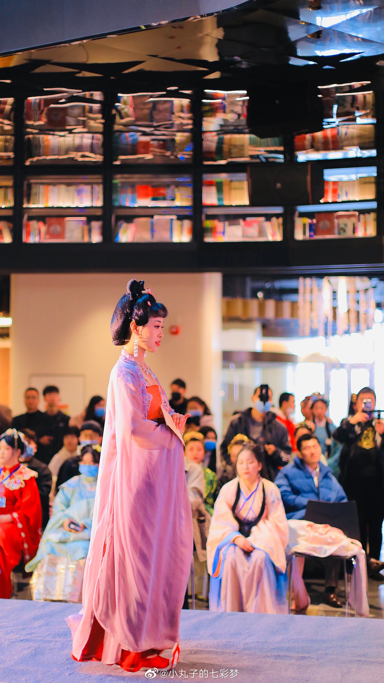 蓝海风～汉服国际模特大赛（图ZMjM1NTU2NjAw） - 人像摄影 - 站酷设计师小丸子的七彩梦原创素材 - 站酷ZCOOL