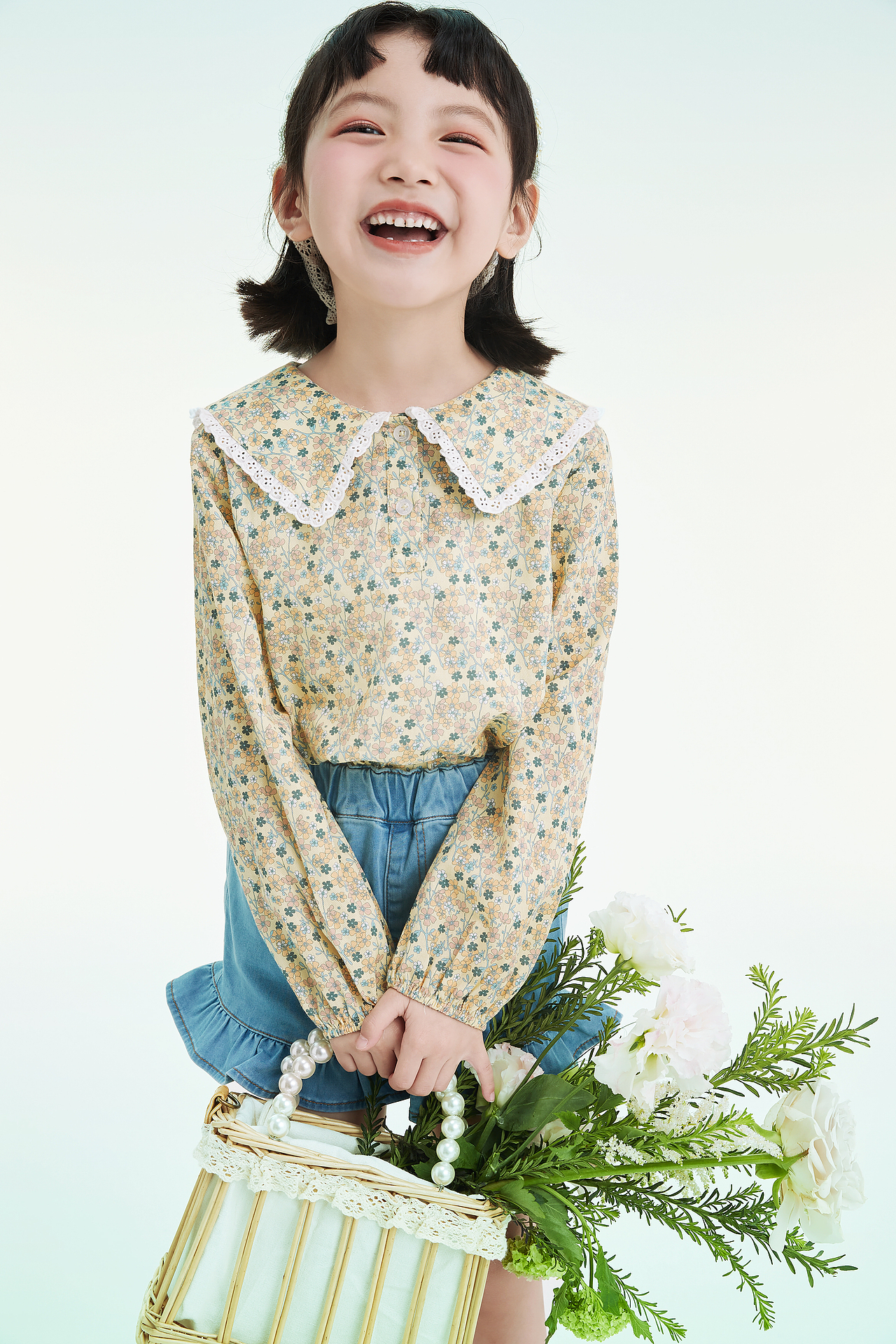 与春⾊的契合/⼥孩的⼩花园