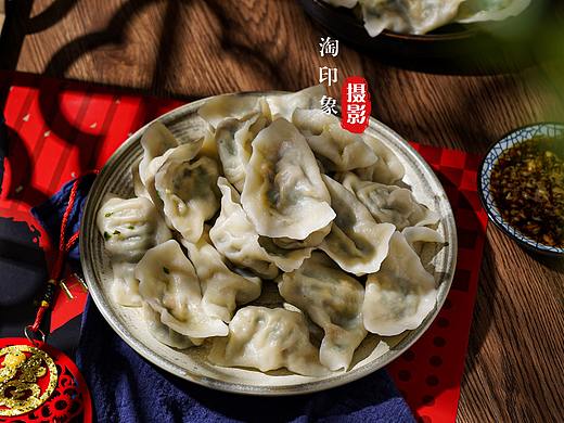 吃水饺子