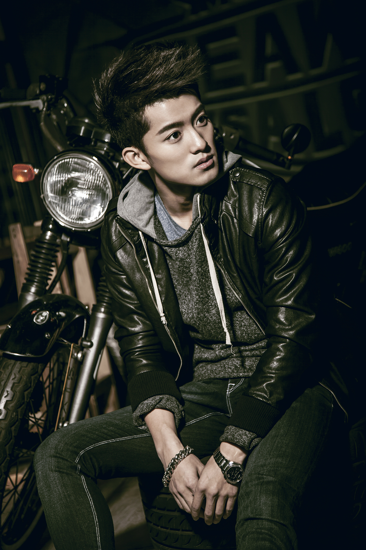 中国著名男演员陈奕龙