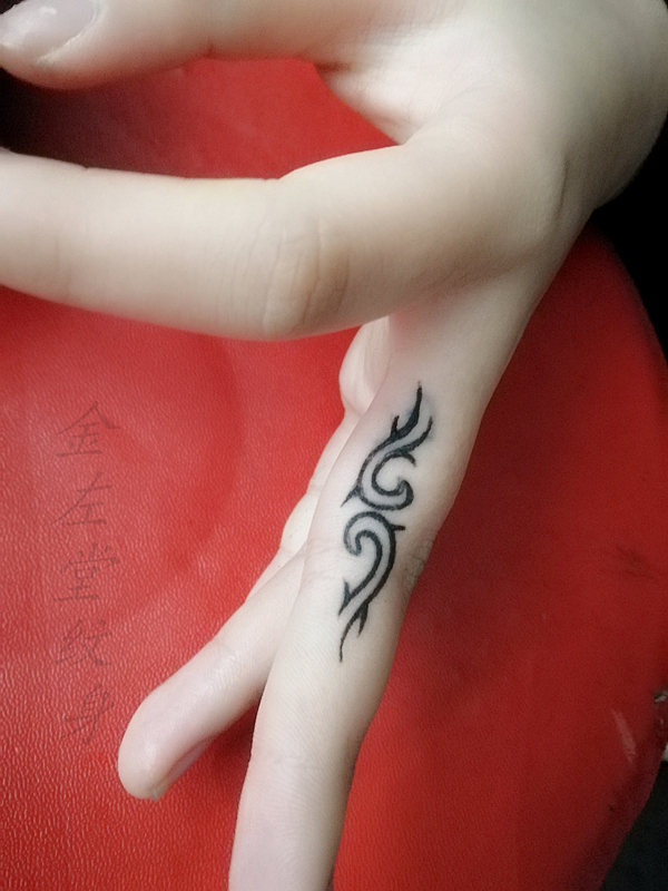 图腾手指小清新纹身金左堂纹身河南安阳tattoo遮盖疤痕