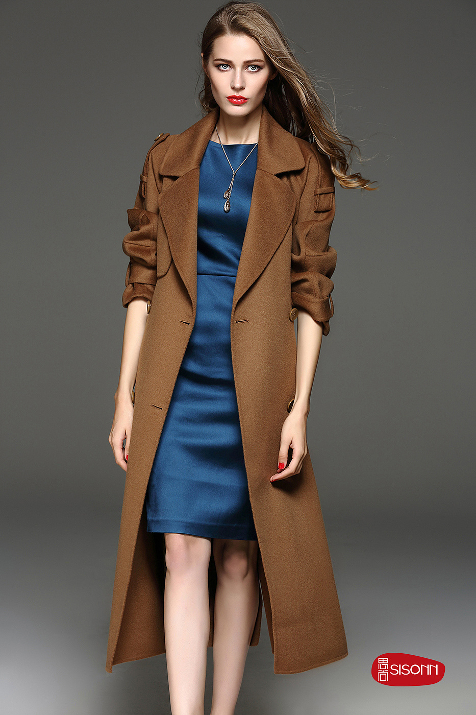 服装拍摄颈袖添香