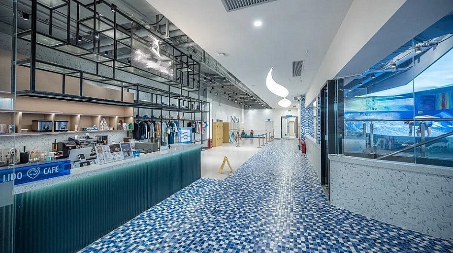 极酷室内冲浪上海首家以极限运动为主的潮流体验馆