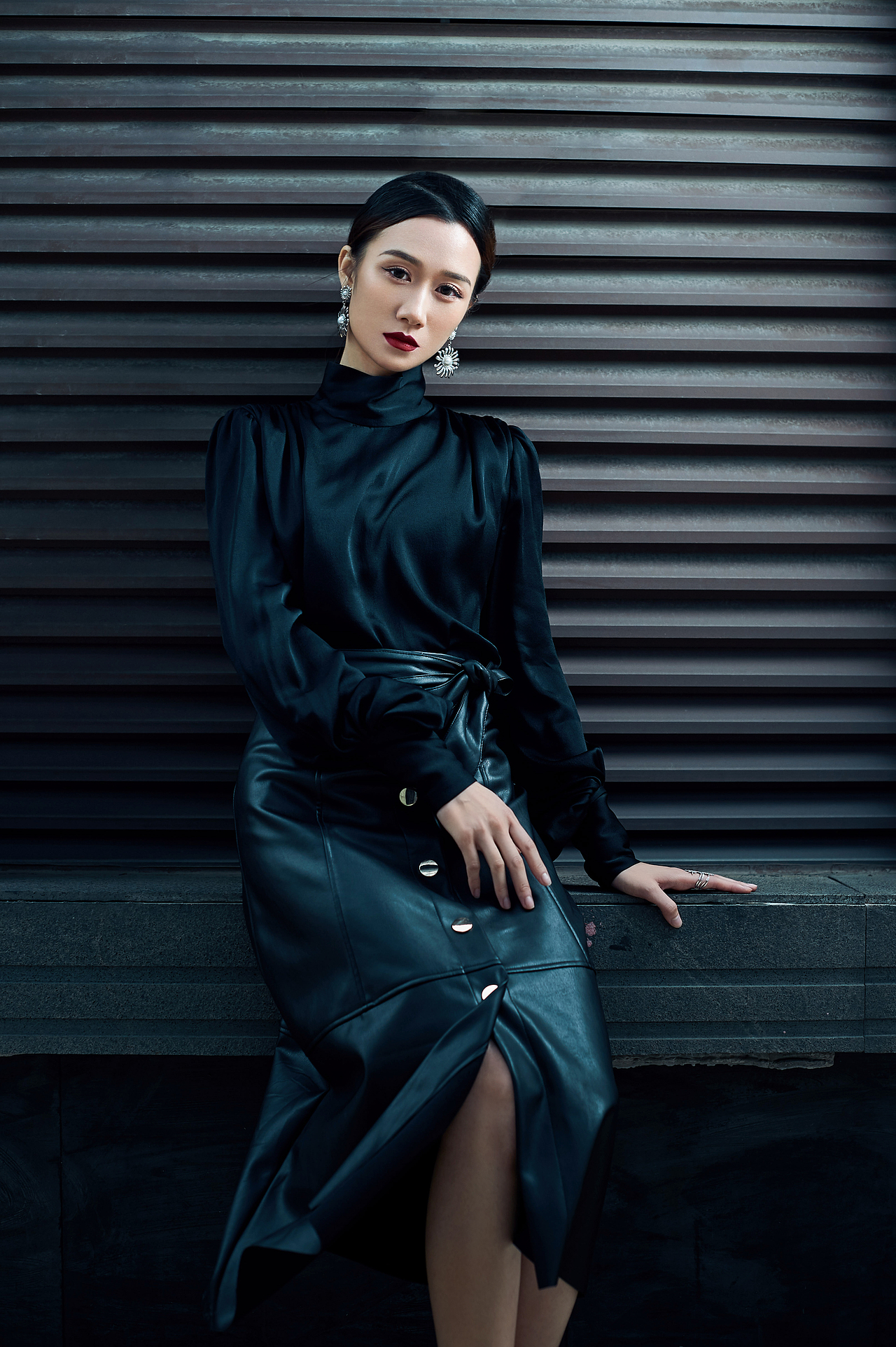 阳台吹风（图ZMTU3NDExMTYw） - 人像摄影 - 站酷设计师修图师卡卡原创素材 - 站酷ZCOOL