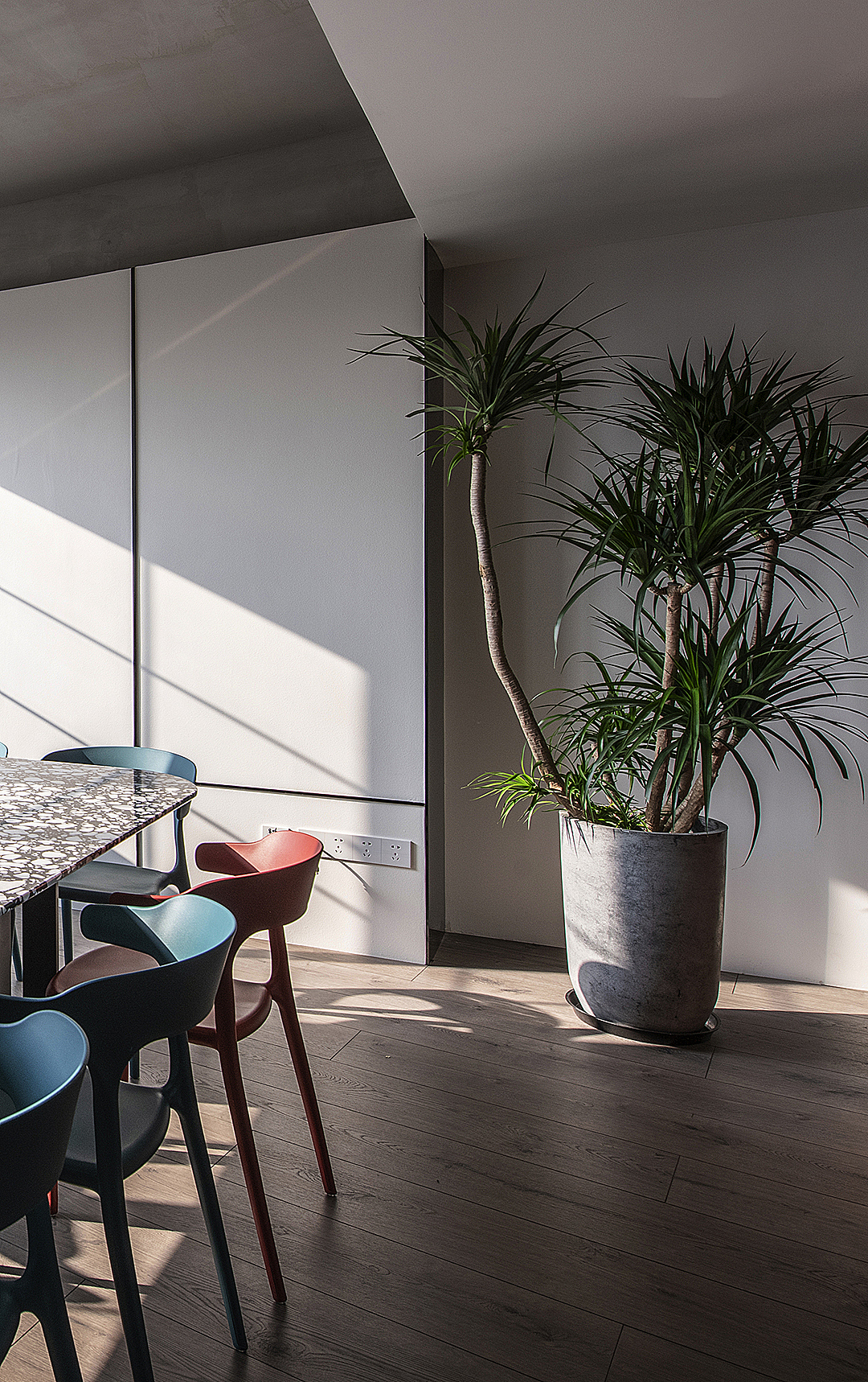 隐于绿荫红墙“网红”路上的天恒（图ZMjA0ODY1ODcy） - 家装设计 - 站酷设计师上海天恒设计原创素材 - 站酷ZCOOL