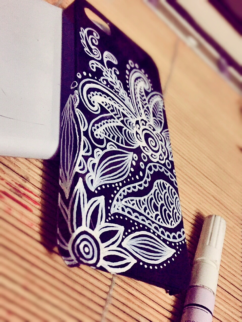 当线稿用在手机壳上(手绘周边)