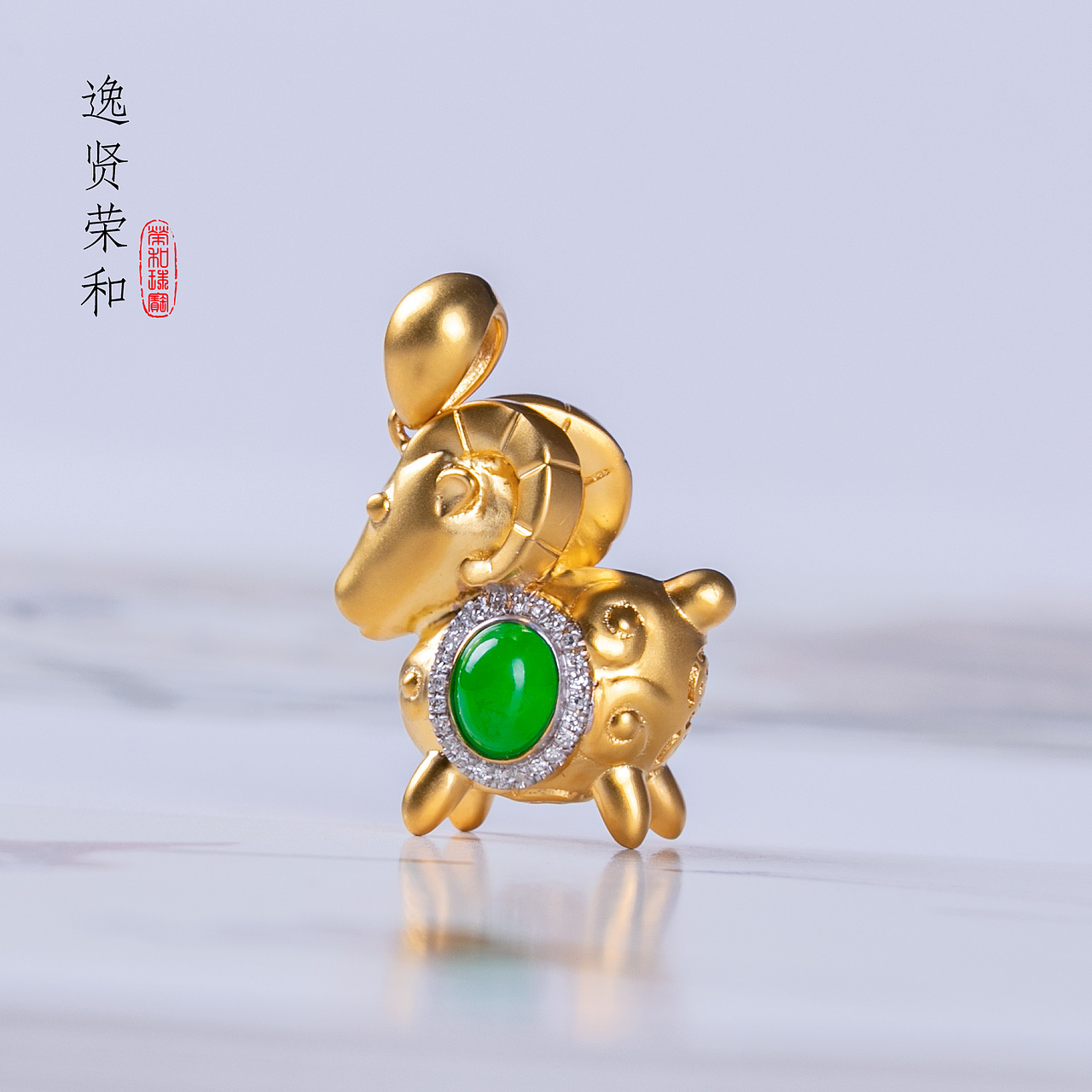 18k金镶翡翠-动物系列（图ZMTkzMDQ0MTMy） - 产品摄影 - 站酷设计师Ferna原创素材 - 站酷ZCOOL