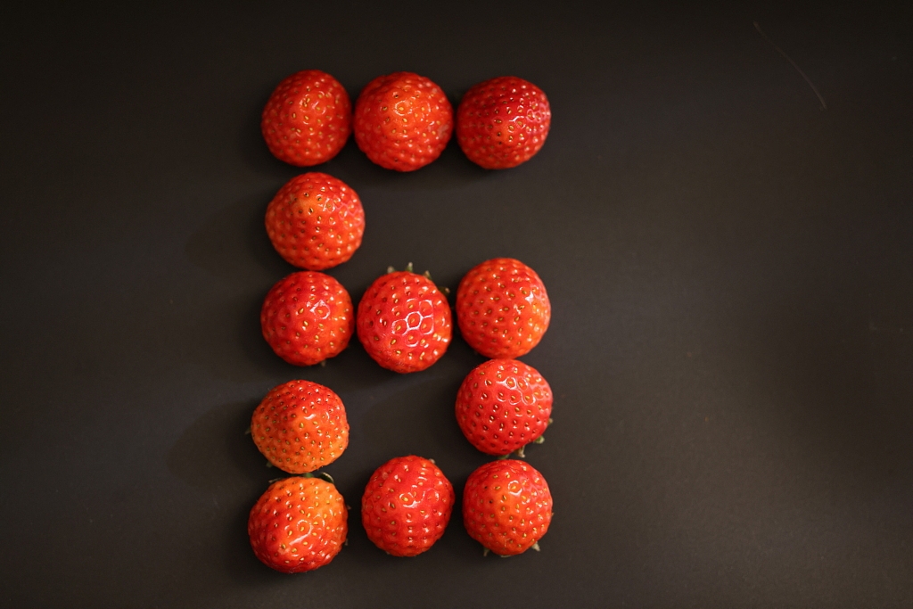 草莓图片素材背景高清图片草莓数字123456789草莓爱心（图ZMjg1NTI5NTc2） - 产品摄影 - 站酷设计师饿狐原创背景素材原创素材 - 站酷ZCOOL