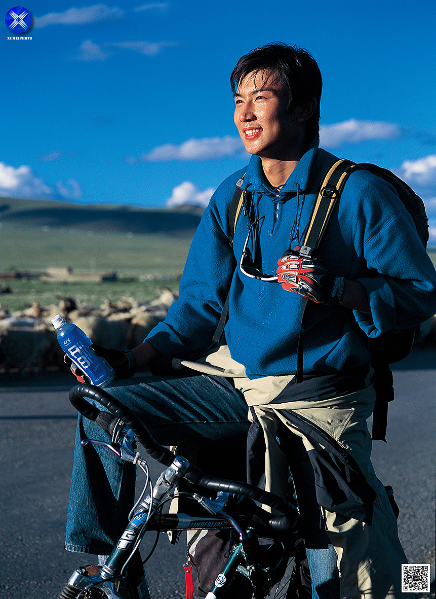 健力宝A8影视平面