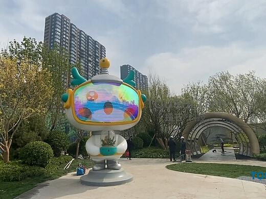 投石科技案例：河北石家庄龙湖天璞营销中心户外互动雕塑装置