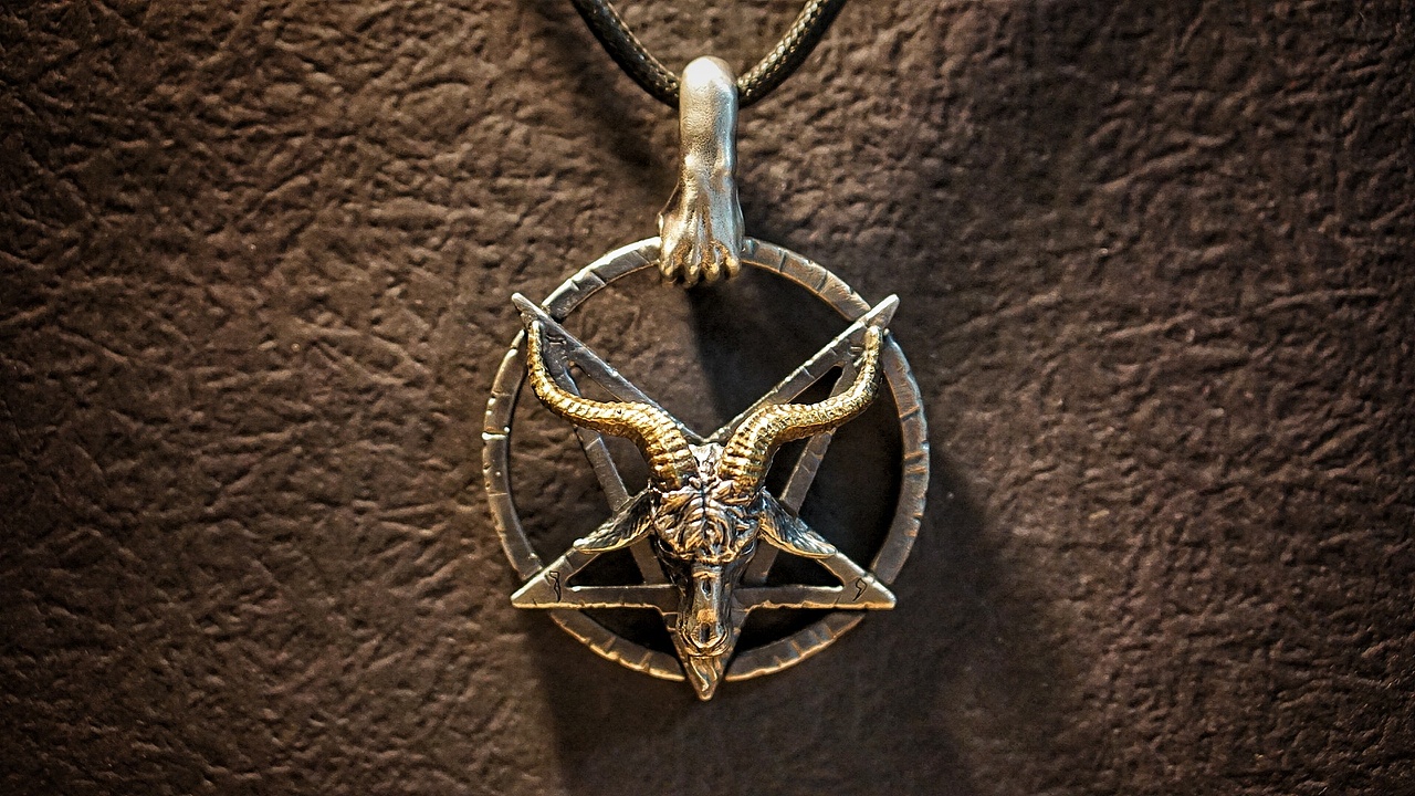 主师款特别限定恶魔之手撒旦五芒星羊头s925银吊坠