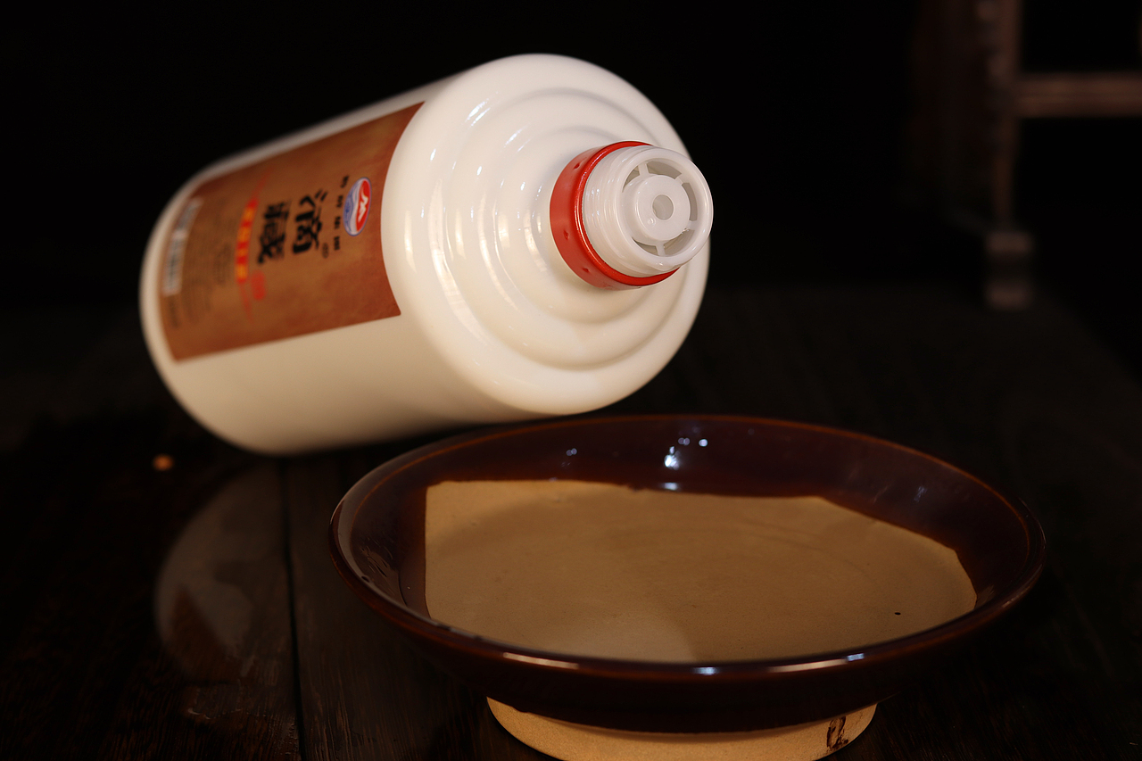 茅台镇白酒拍摄滴藏2012