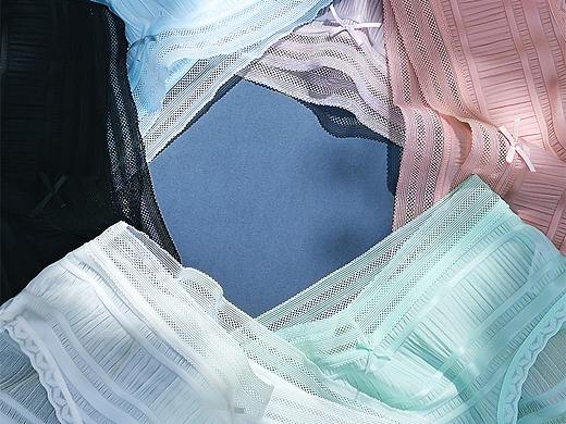 简约月光色调内衣平铺摄影