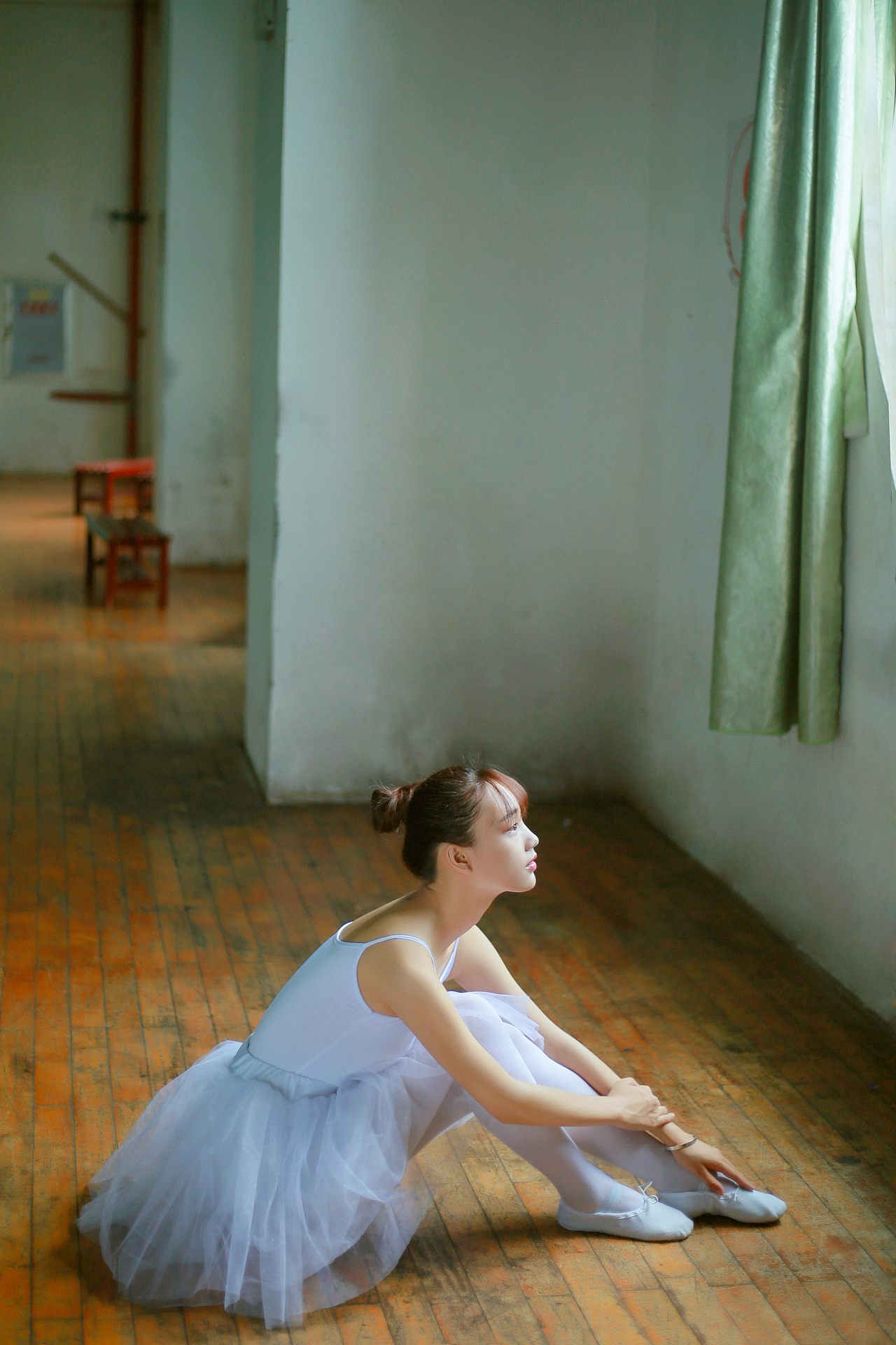 阁楼里的舞蹈房（图ZMTUyNjE4NzY4） - 人像摄影 - 站酷设计师摄影师阿泉原创素材 - 站酷ZCOOL