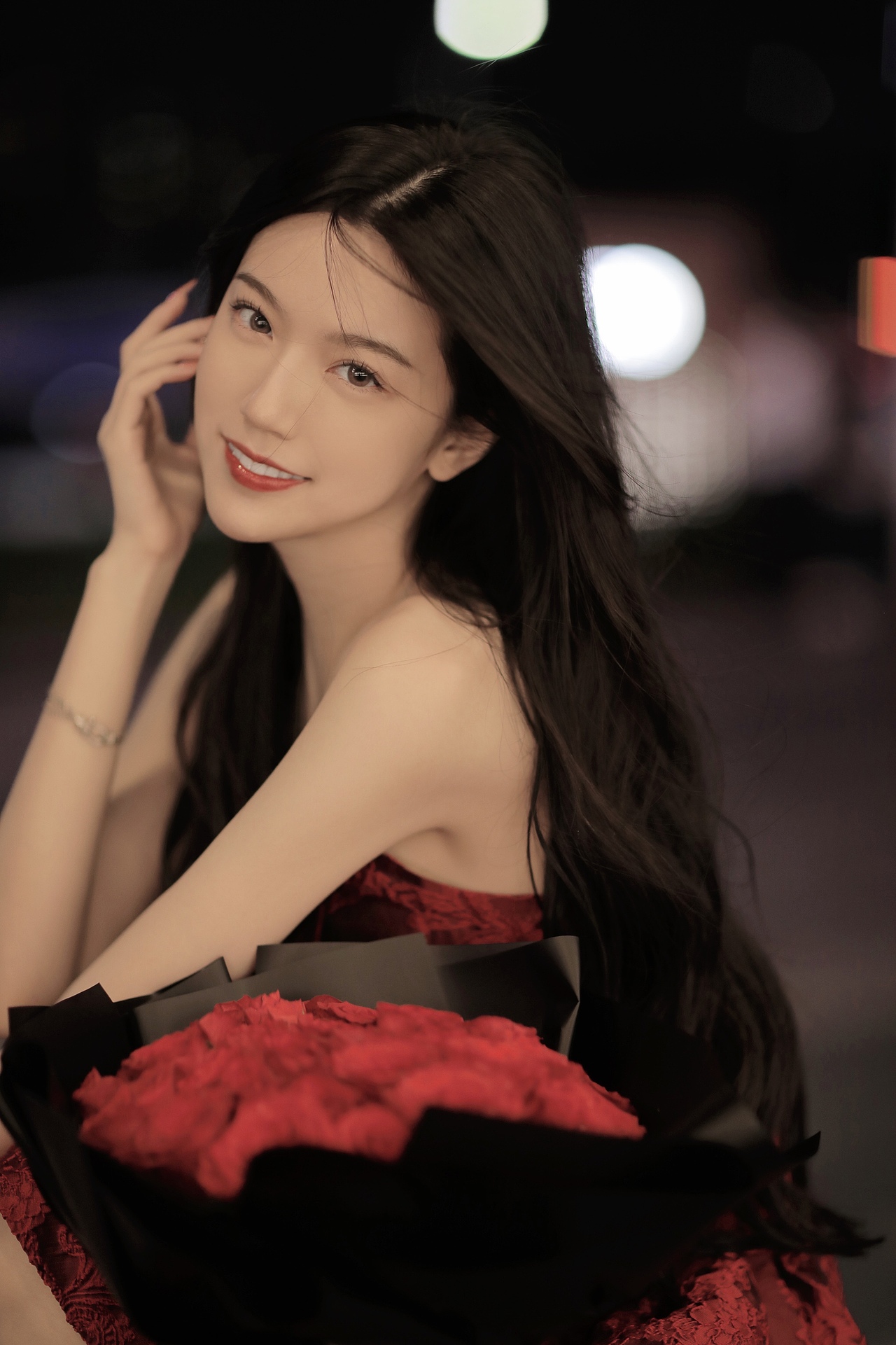 不止玫瑰有爱意（图ZMjg1NDY4ODgw） - 人像摄影 - 站酷设计师萌又三岁原创素材 - 站酷ZCOOL