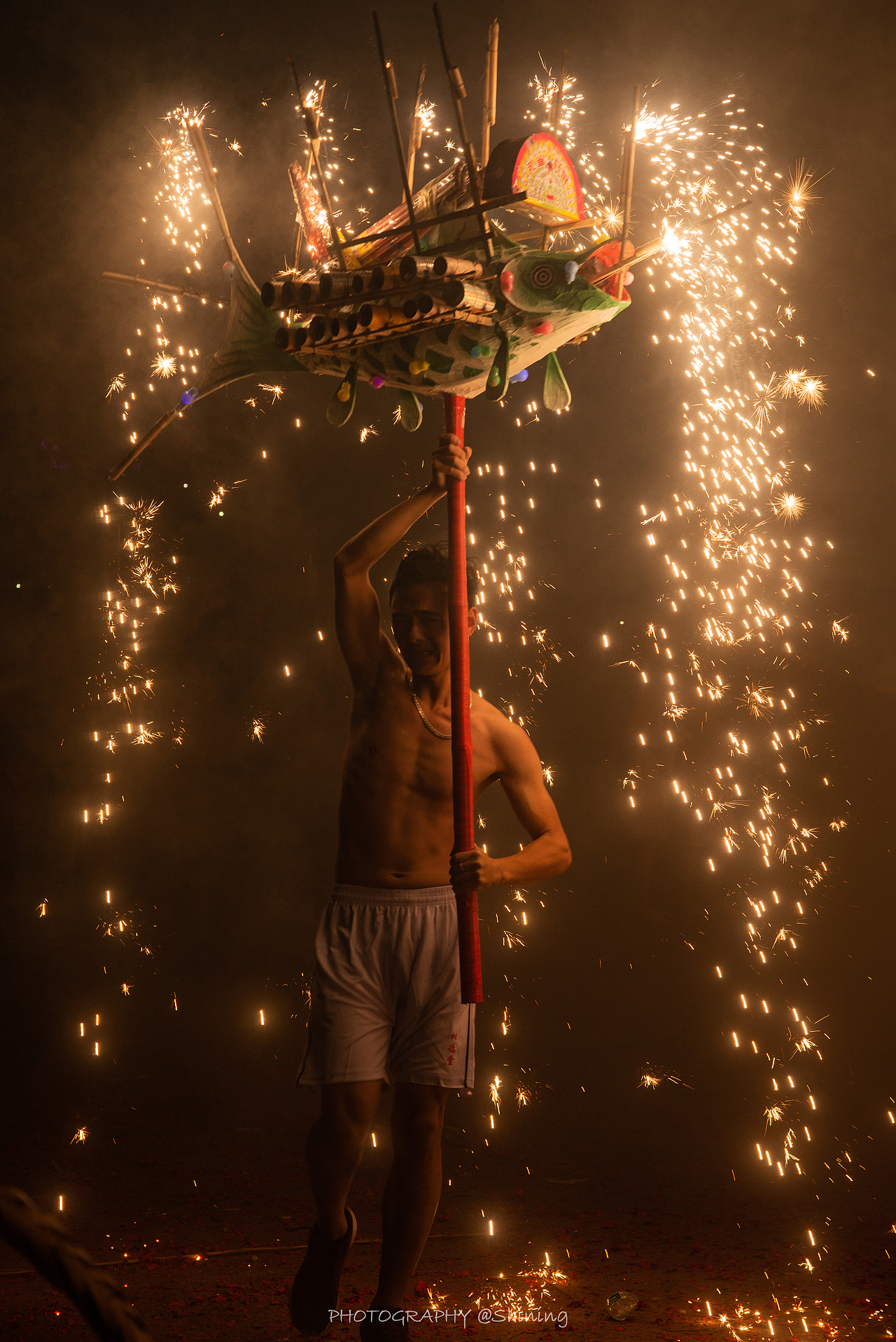 埔寨元宵烧火龙