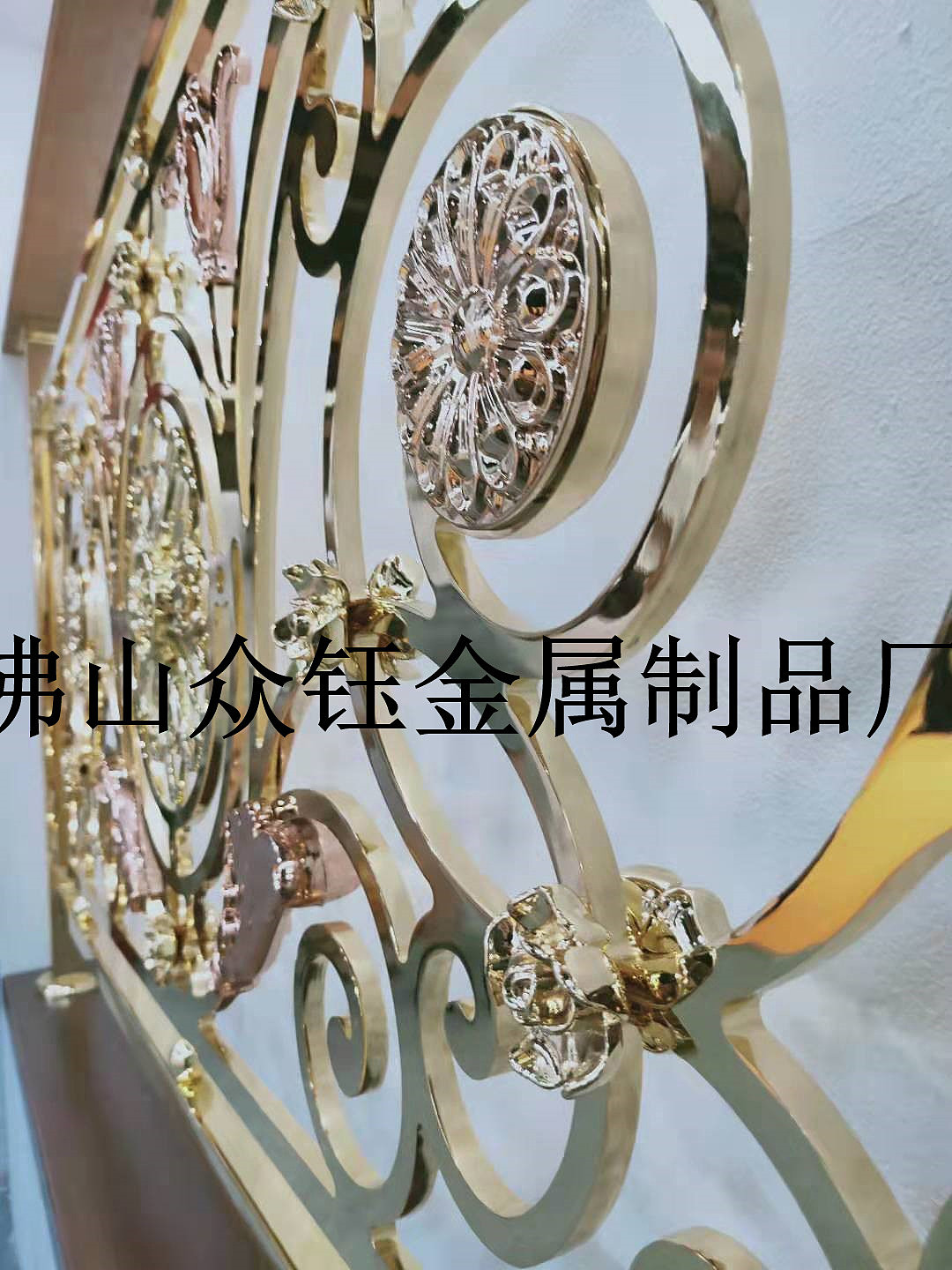 别墅金色+玫瑰金双色铝艺楼梯护栏扶手殿堂级奢华