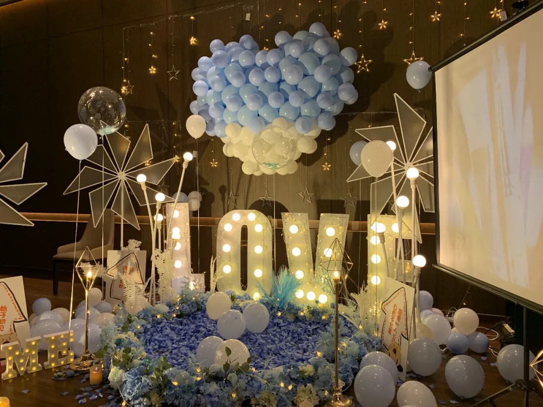 在家里的让人感动的求婚仪式布置-求婚订婚|广州气球布置