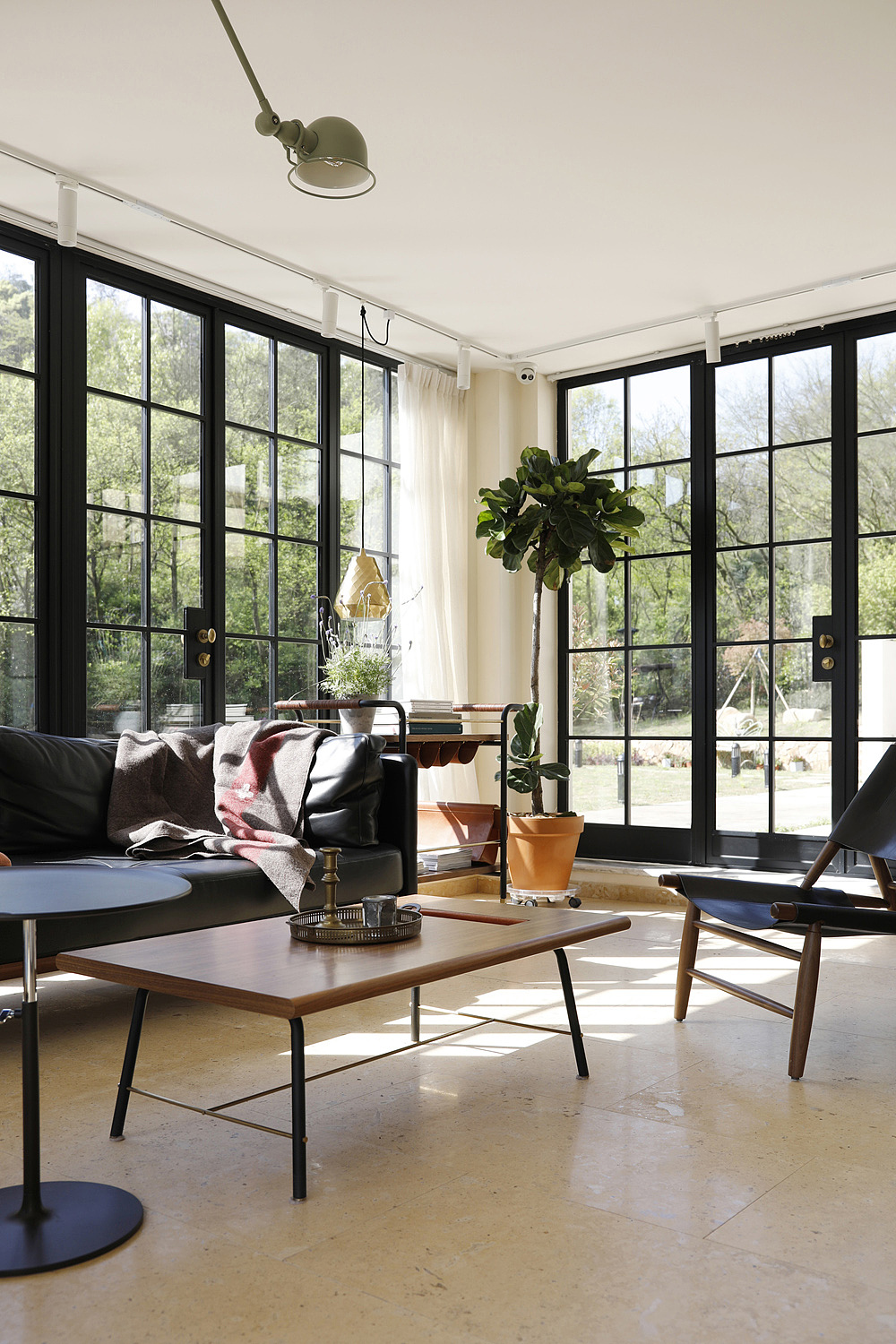 你看着他 好似他也凝望着你,空间总能给你答案