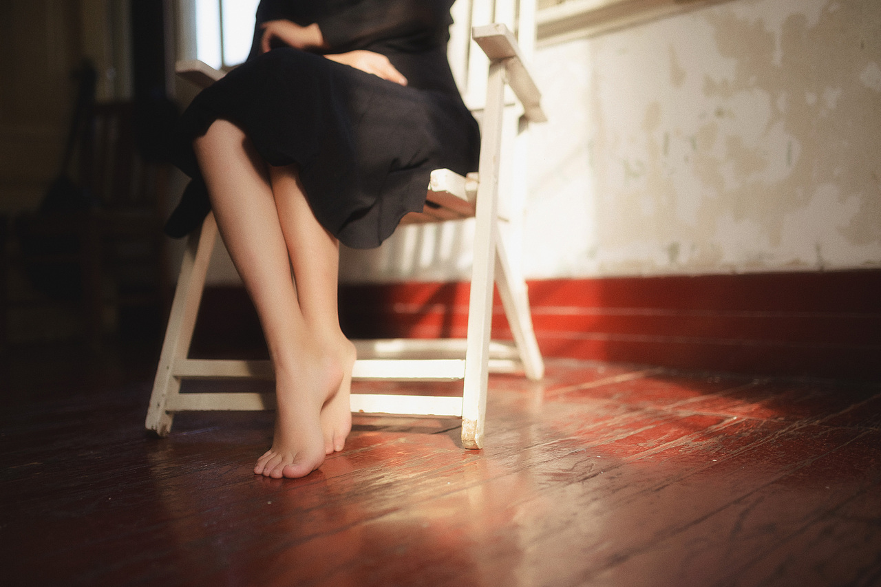 空房间（图ZOTY2NDk4MDA=） - 人像摄影 - 站酷设计师西瓜不要太郎原创素材 - 站酷ZCOOL