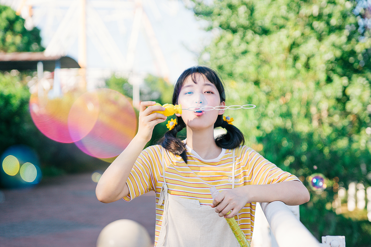 抓住夏日的清甜，我带你去游乐园