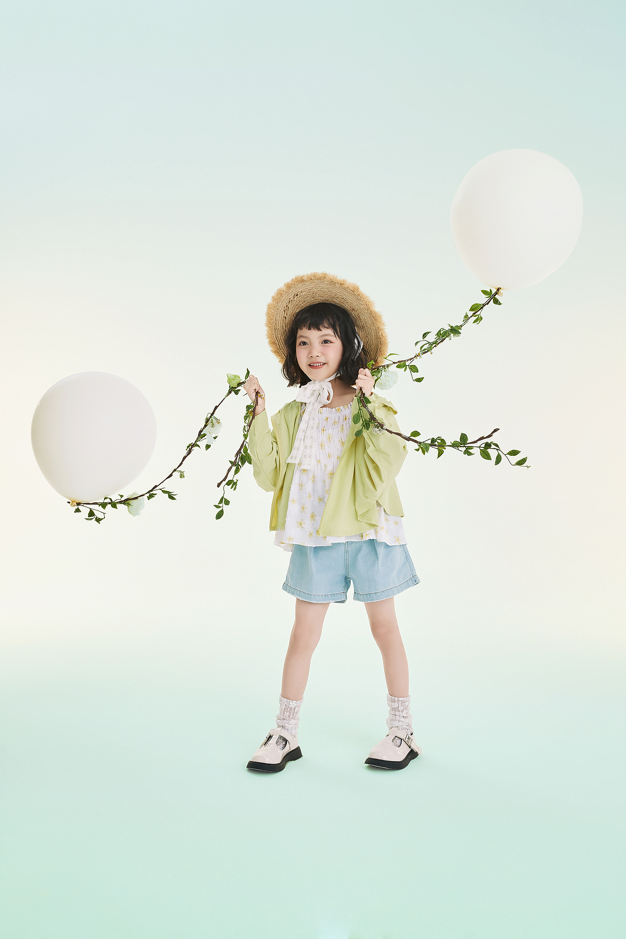 与春⾊的契合/⼥孩的⼩花园